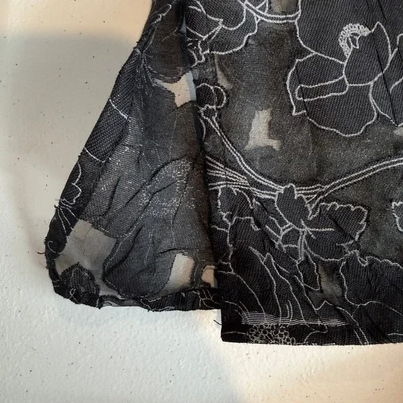 Erin London Black Floral Sheer Button Up Tunic Top Size XL - Picture 12 of 13